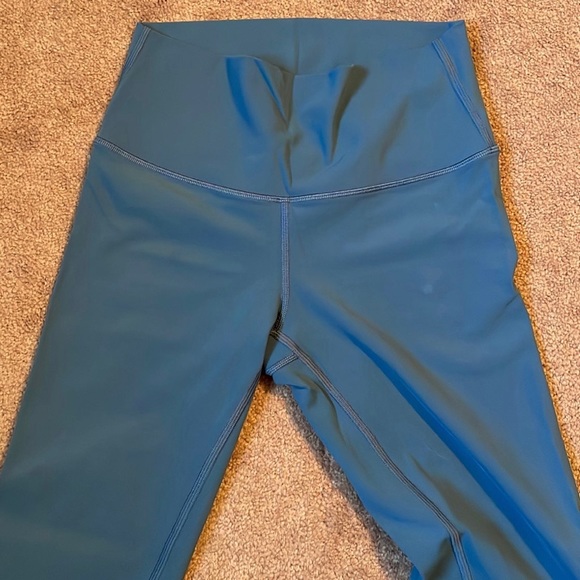 Lululemon WunderUnder Leggings Size 6 - Picture 4 of 5